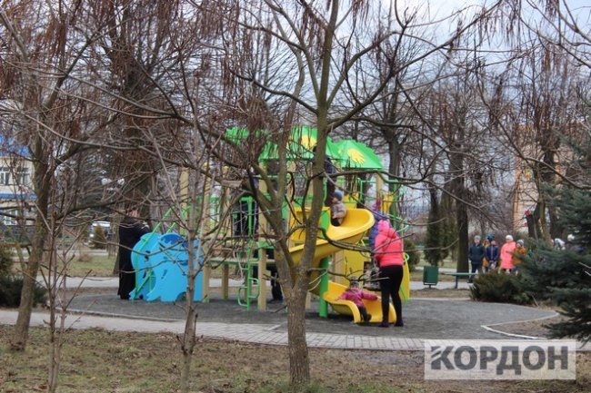 На Волині з'явився новий дитмайданчик  