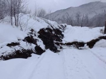 На Закарпатті через зсув ґрунту можуть евакуювати населення