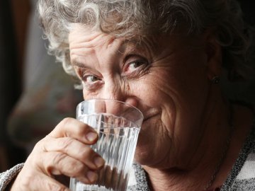 На Волині зниклу бабусю знайшли на застіллі у подруги