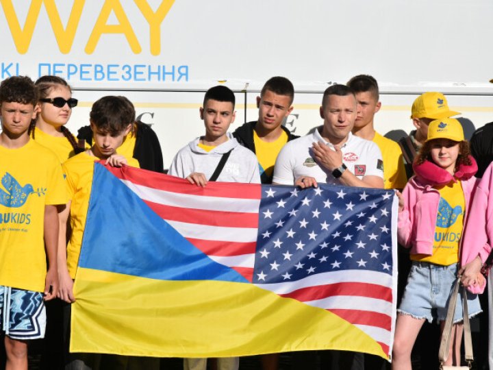 Діти загиблих Героїв та зниклих безвісти з Луцької громади вирушили на відпочинок до США