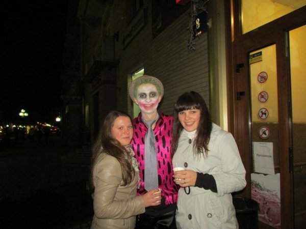 Хелловін у Луцьку: Ку-Клукс-Клан, мерці та тварини. ФОТО