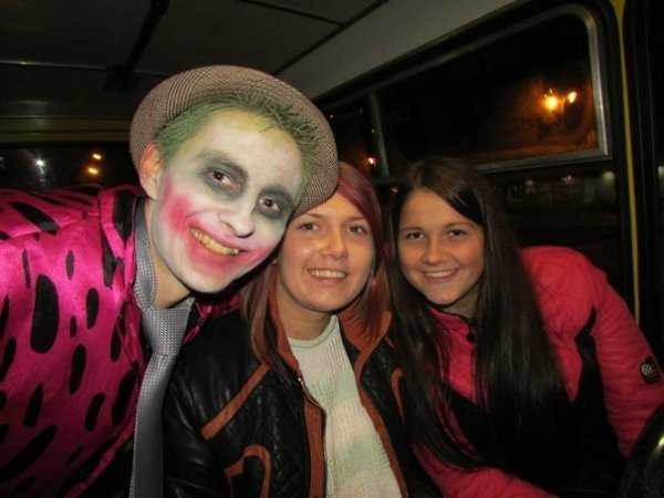 Хелловін у Луцьку: Ку-Клукс-Клан, мерці та тварини. ФОТО