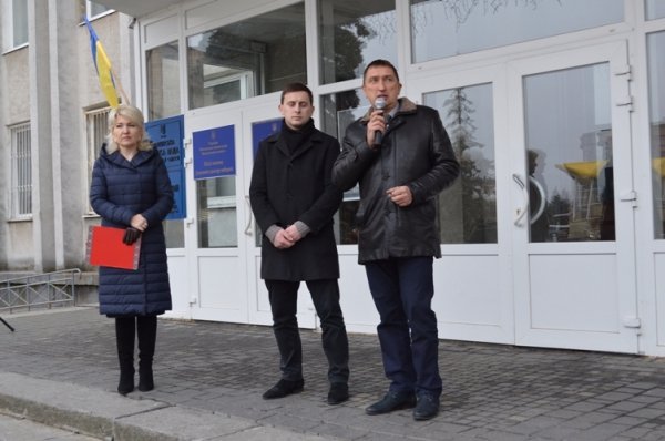 З Ковеля на передову поїде позашляховик