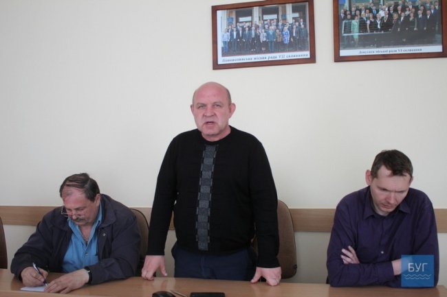 Мешканці нововолинської багатоповерхівки четвертий рік скаржаться на кафе-шашличну