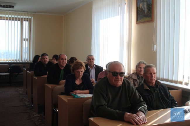 Мешканці нововолинської багатоповерхівки четвертий рік скаржаться на кафе-шашличну