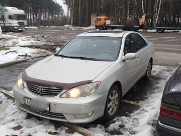 На Волині копи зупинили розшукуване авто, водій виявився мільйонним боржником