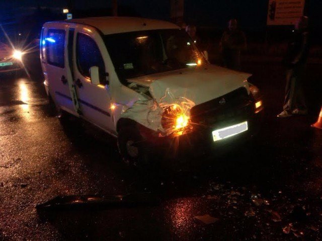 У Луцьку маршрутка влетіла в легковик