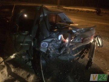 Біля заправки в Луцьку зіткнулися Toyota і Mazda