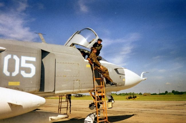 Останні фронтові бомбардувальники Су-24 у Луцьку. ФОТО