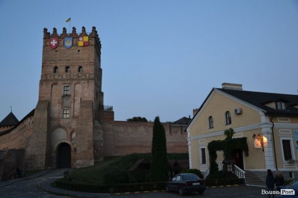 До Дня міста. Вечірній Луцьк. ФОТО