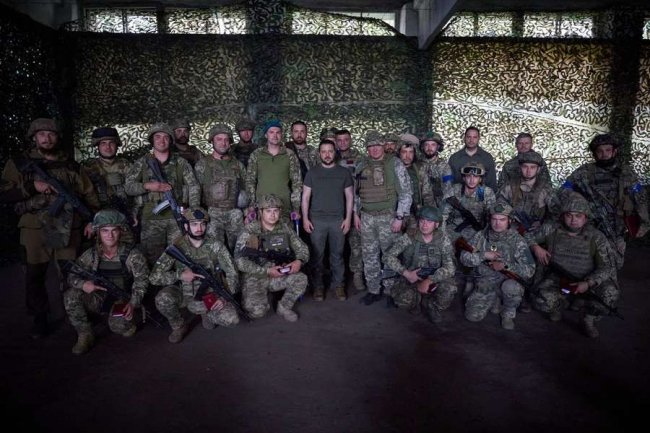 Зеленський повідомив про просування ЗСУ на всіх напрямках фронту. ФОТО