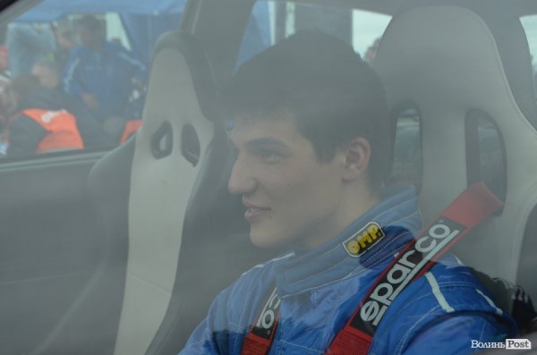 Під Луцьком визначили переможця з дрег-рейсінгу. ФОТО