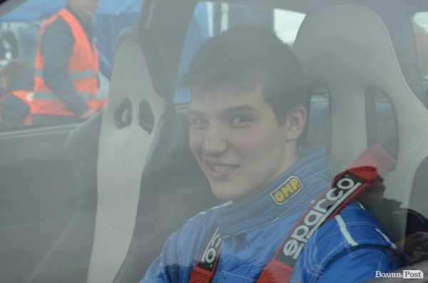 Під Луцьком визначили переможця з дрег-рейсінгу. ФОТО