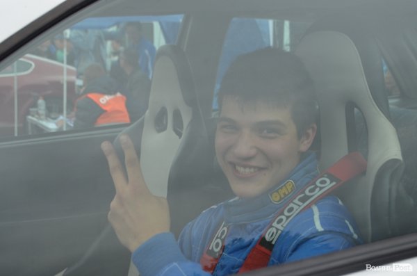 Під Луцьком визначили переможця з дрег-рейсінгу. ФОТО