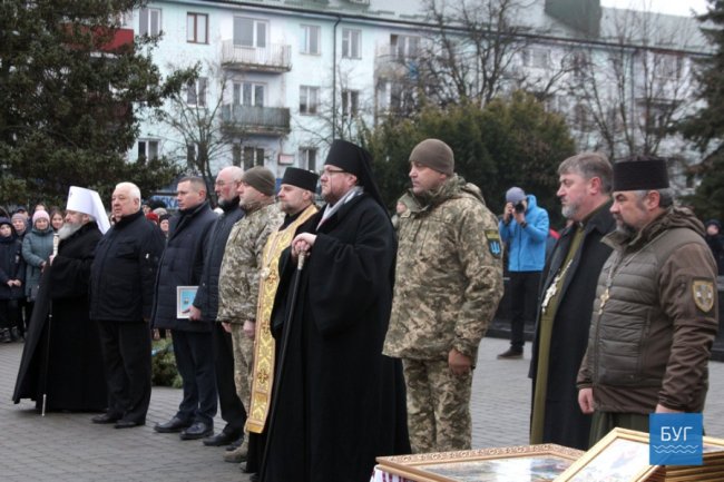 Нагороди, вітання та сльози щастя: у Володимирі урочисто зустріли воїнів 14-ї бригади. ФОТО. ВІДЕО