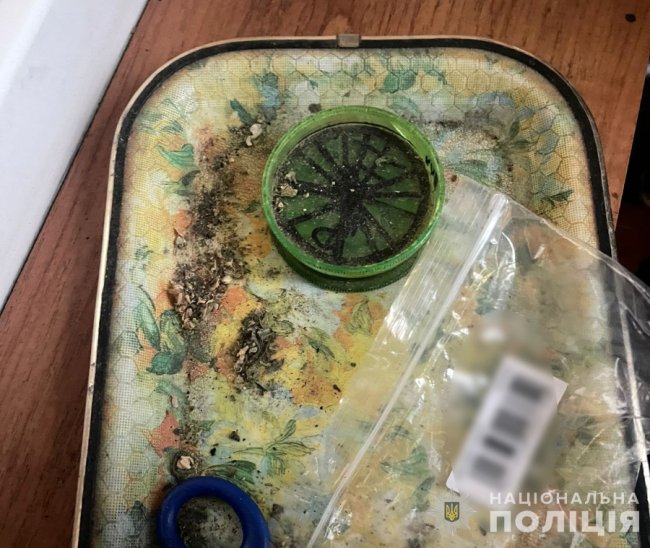 Вилучили наркотиків на пів мільйона гривень: у Луцьку затримали двох наркозбувачів 