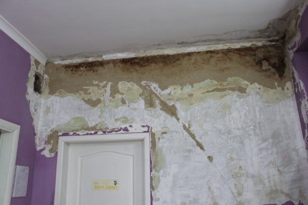 До будинку побуту біля «Гостинця» добудують третій поверх?