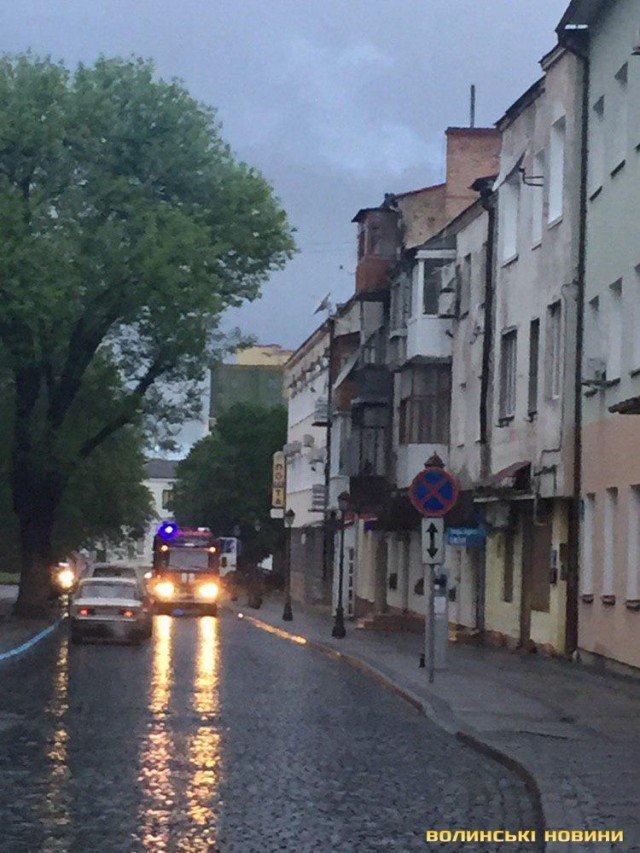 Лучани викликали рятувальників через задимлення у сусідній квартирі