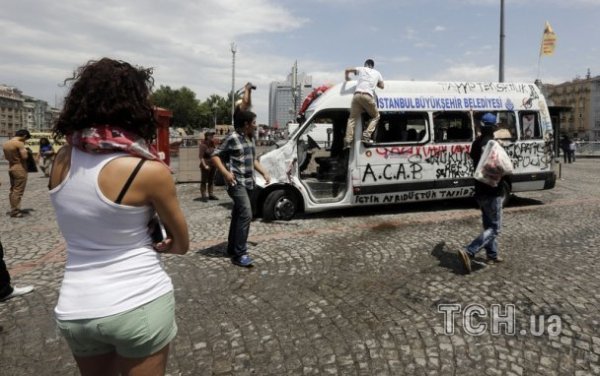 Бунт у Туреччині. ФОТО. ВІДЕО