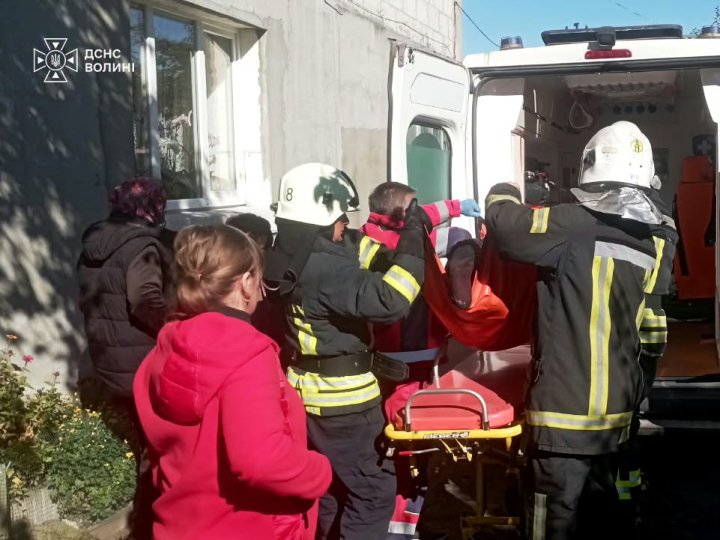 На Волині рятувальники допомогли жінці, яка тривалий час не виходила на зв’язок