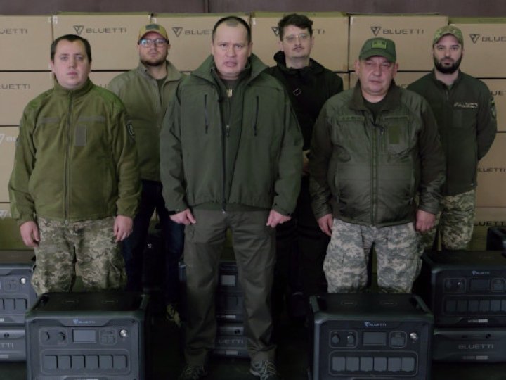 Бійці батальйону безпілотних систем «Хорт» отримали від «Української команди» велику партію потужних зарядних станцій BLUETTI