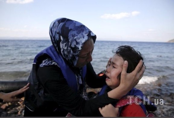 Тисячі біженців «штурмують» країни ЄС. ФОТО