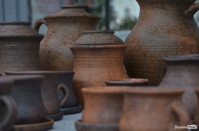 Від і до: що і за скільки пропонують купити на різдвяному ярмарку в центрі Луцька. ФОТО