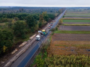 Показали капітально відремонтовану дорогу на півночі Волині.ВІДЕО