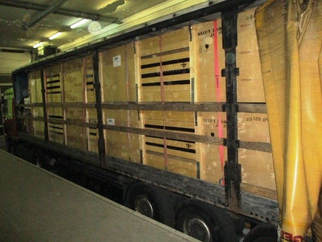 Через Волинь у вантажівці намагалися провезти незаконні автозапчастини із Польщі. ФОТО