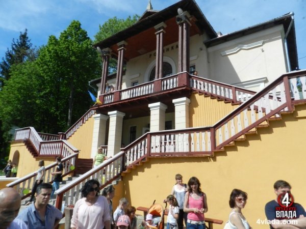 У Луцьку запрацювала дитяча залізниця. ФОТО