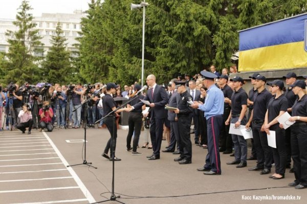 Поліцейська академія: у Києві випустили перших патрульних. ФОТО