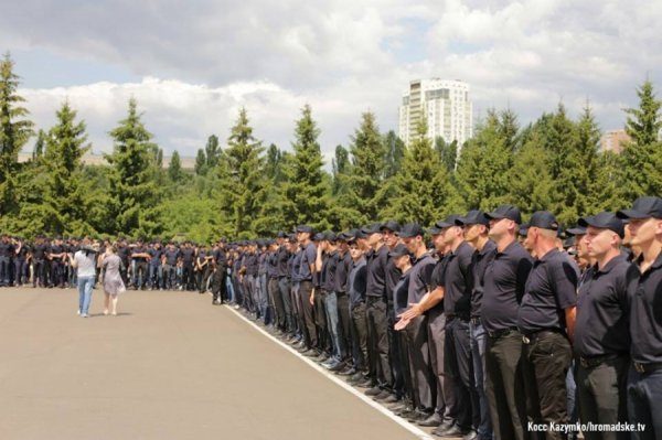 Поліцейська академія: у Києві випустили перших патрульних. ФОТО