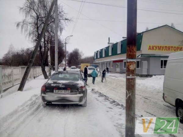 У Луцьку – аварія через нерозчищену дорогу