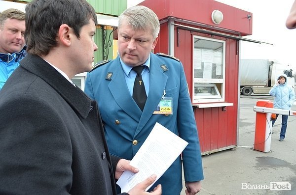У Луцьку погрожують блокувати митницю. ФОТО