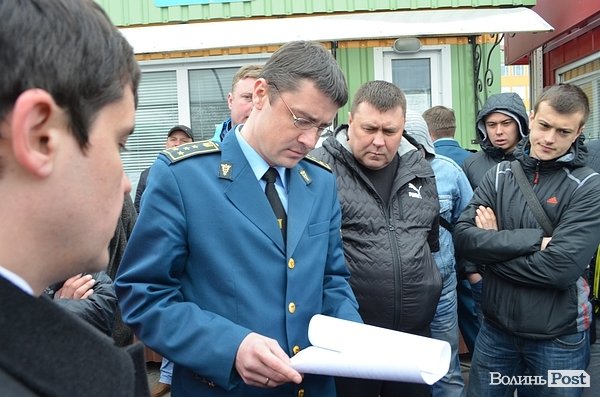 У Луцьку погрожують блокувати митницю. ФОТО