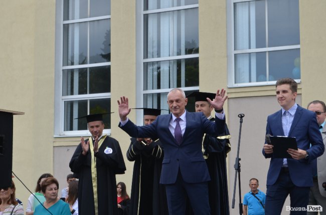 У луцькому політесі «відгуділи» випускний. ФОТО