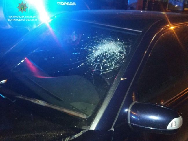 Нічна погоня у Луцьку: п'яний водій влупився в «мерс» і втікав від поліцейських. ФОТО