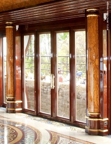 У Януковича є палац на воді, який коштує 75 мільйонів гривень. ФОТО