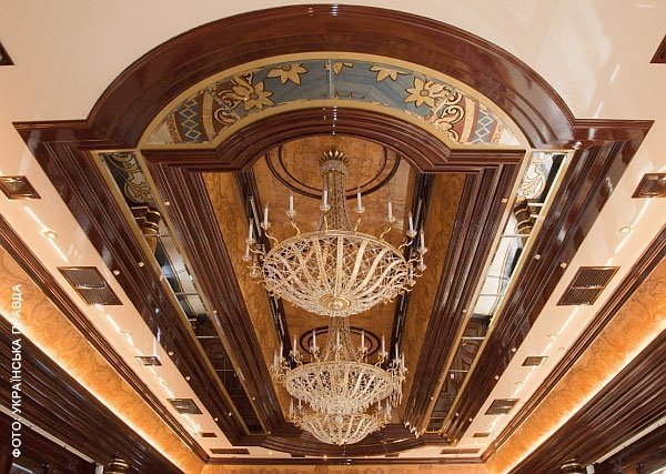 У Януковича є палац на воді, який коштує 75 мільйонів гривень. ФОТО