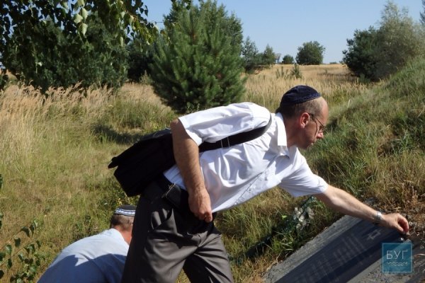 На Волині вшанували пам'ять 25 тисяч розстріляних євреїв. ФОТО