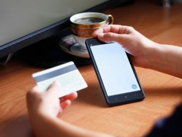 Псевдобанківський працівник зняв з картки волинянки 33 тисячі гривень