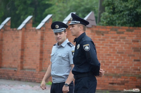 У Луцьку поліцейські отримали нові погони і звання. ФОТО