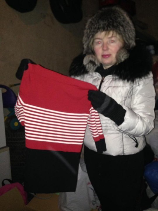 Луцькі волонтери вперше сортували речі з соціальних контейнерів