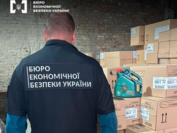 Волинянин налагодив виробництво підроблених моторних мастил