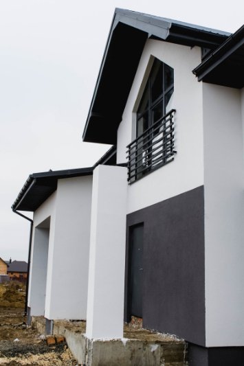 Під Луцьком продають стильний двоповерховий котедж. ФОТО*