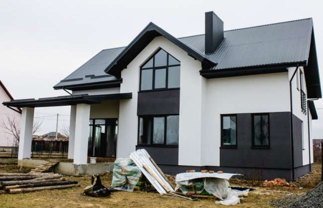 Під Луцьком продають стильний двоповерховий котедж. ФОТО*