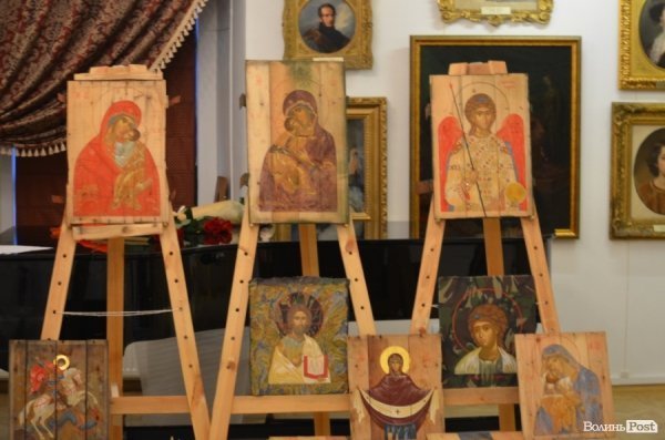 У Луцьку продавали ікони на потреби вояків АТО. ФОТО