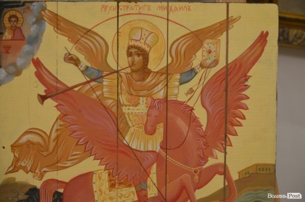 У Луцьку продавали ікони на потреби вояків АТО. ФОТО