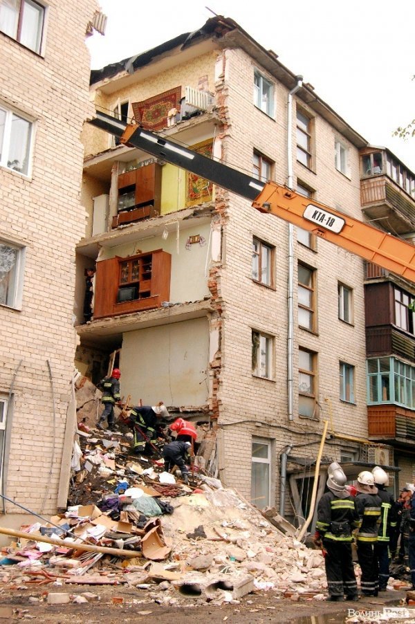 У завалах будинку в Луцьку знайшли тіло другого загиблого. ФОТО