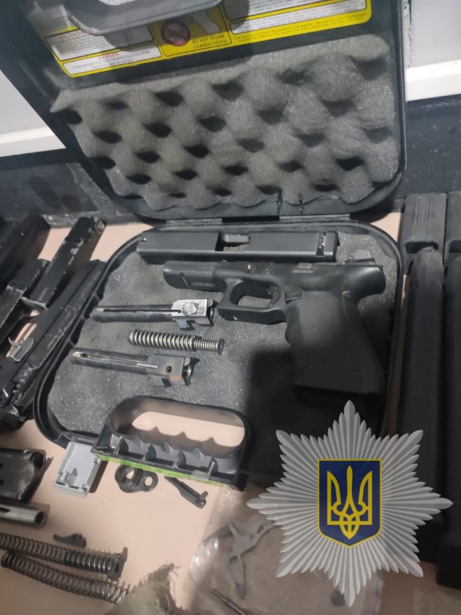 Волинські правоохоронці перекрили канал збуту трофейної та переробленої зброї. ФОТО